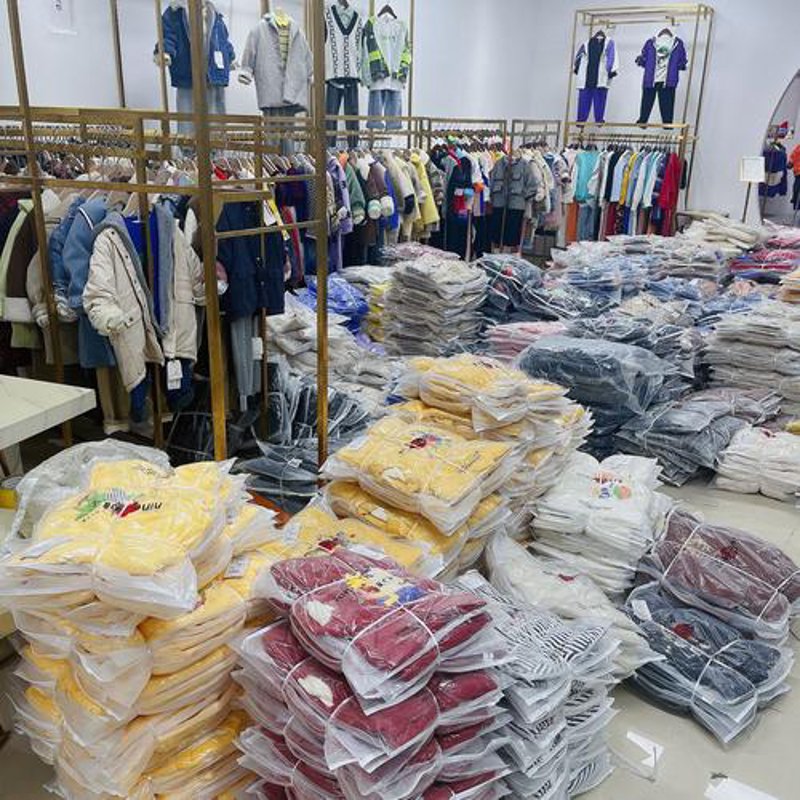 春风拂面：悦春服装的案例分析